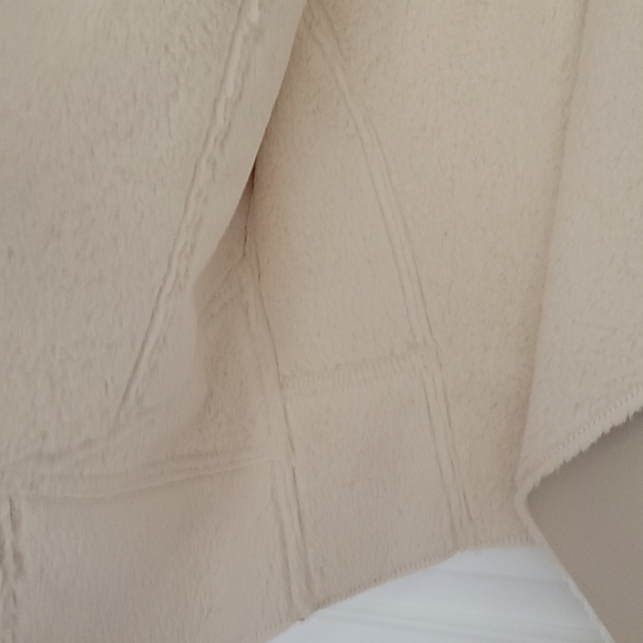 Chelsea & Violet faux fur and faux leather vest - Picture 5 of 5